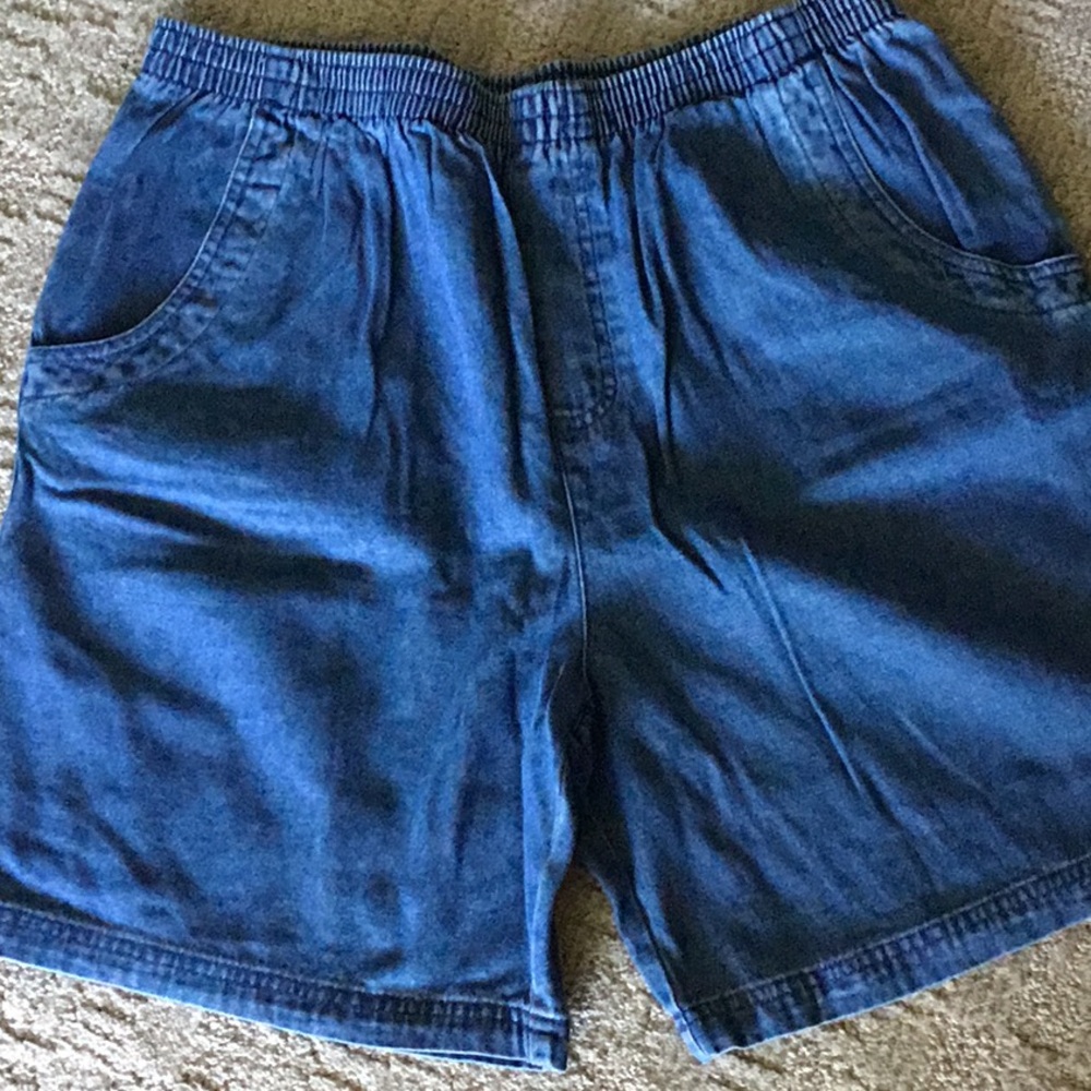 Basic Editions size Lg denim shorts - Picture 2 of 7